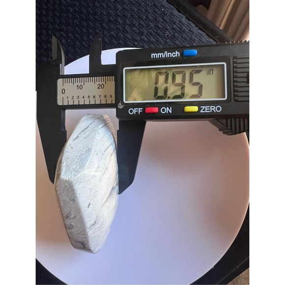 Mexican White Lace Agate Druzy Heart Carving (12) - Picture 8 of 11